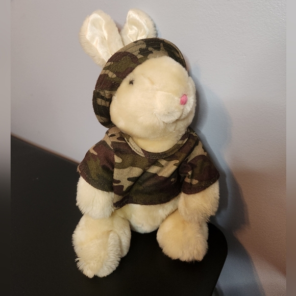 DanDee Cream Bunny Rabbit Camo Shirt/Hat Collectors Choice Pink Nose - Picture 1 of 8